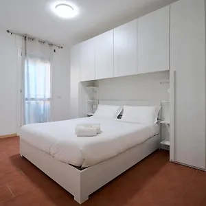 Xenia - Spacious And Bright New Flat With Garden Appartamento Milano